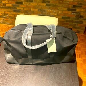 Weekender travel bag. Men or women.